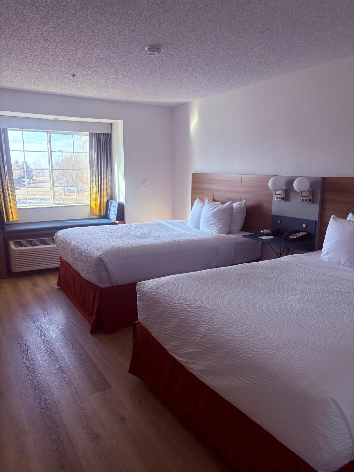 Microtel Inn & Suites By Wyndham Denver Airport מראה חיצוני תמונה