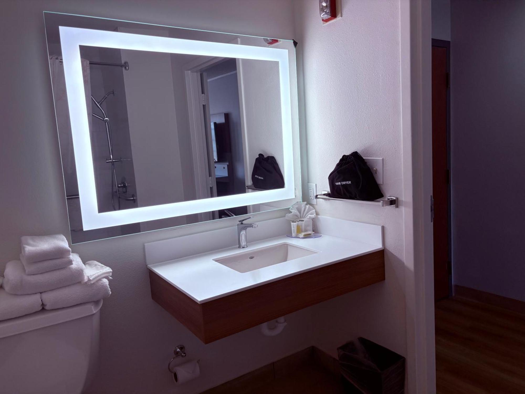 Microtel Inn & Suites By Wyndham Denver Airport מראה חיצוני תמונה