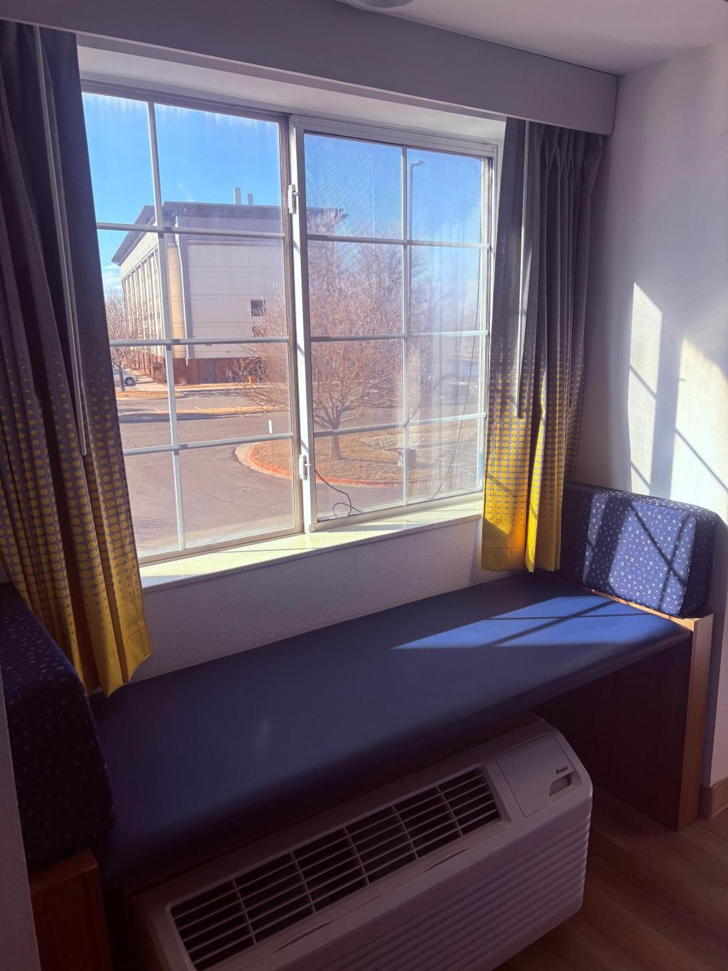 Microtel Inn & Suites By Wyndham Denver Airport מראה חיצוני תמונה